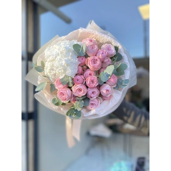 White Hydrangea Special Arbor Rose Bouquet