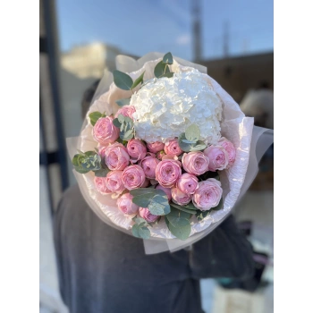 White Hydrangea Special Arbor Rose Bouquet