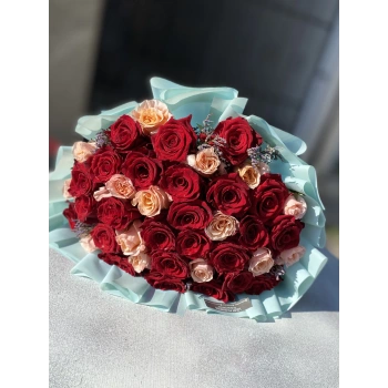 Kırmızı Somon Ekvator Gül Buketi