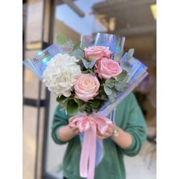 Hortensia Pink Rose Bouquet