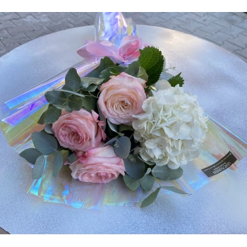 Hortensia Pink Rose Bouquet