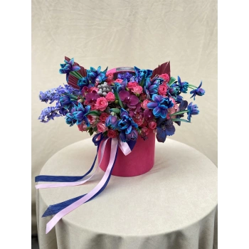 Boxed Galaxy Tulip Fuchsia Arrangement