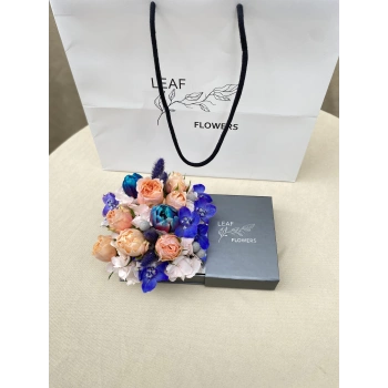 In the Box Salmon Blue Flower Chocolate