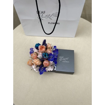 In the Box Salmon Blue Flower Chocolate