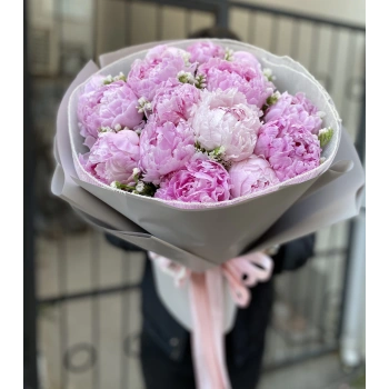Pink Peony White Statis Bouquet