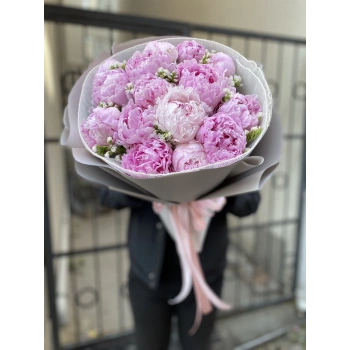 Pink Peony White Statis Bouquet