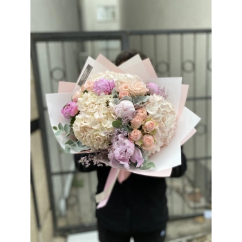 Peony and Hydrangea Pink Cream Bouquet