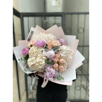 Peony and Hydrangea Pink Cream Bouquet