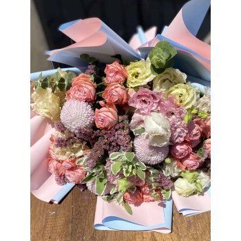 Salmon-Pink Mixed Bouquet