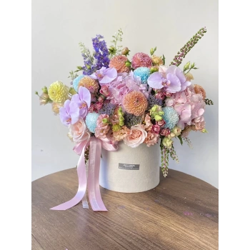Mix Arrangement in Large Velvet Box