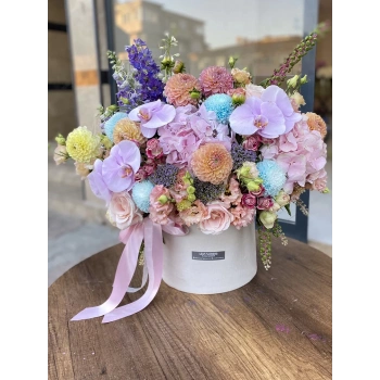 Mix Arrangement in Large Velvet Box