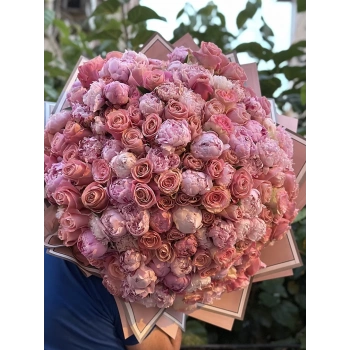 Pink Peony Hermosa Rose Bouquet