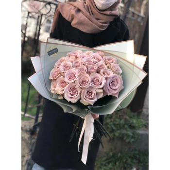 Lila Equator Rose Bouquet