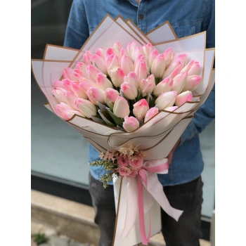 باقة زهور بيضاء VIP