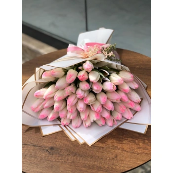 باقة زهور بيضاء VIP