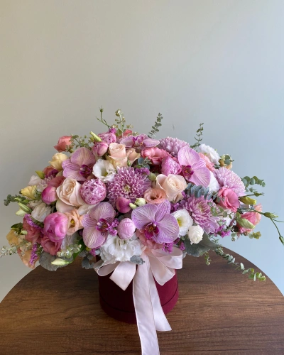 Kutuda şakayıklı Pembe Mevsim Aranjmanı