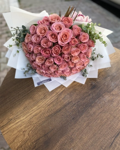 Hermosa Gülü Orkideli Buketi