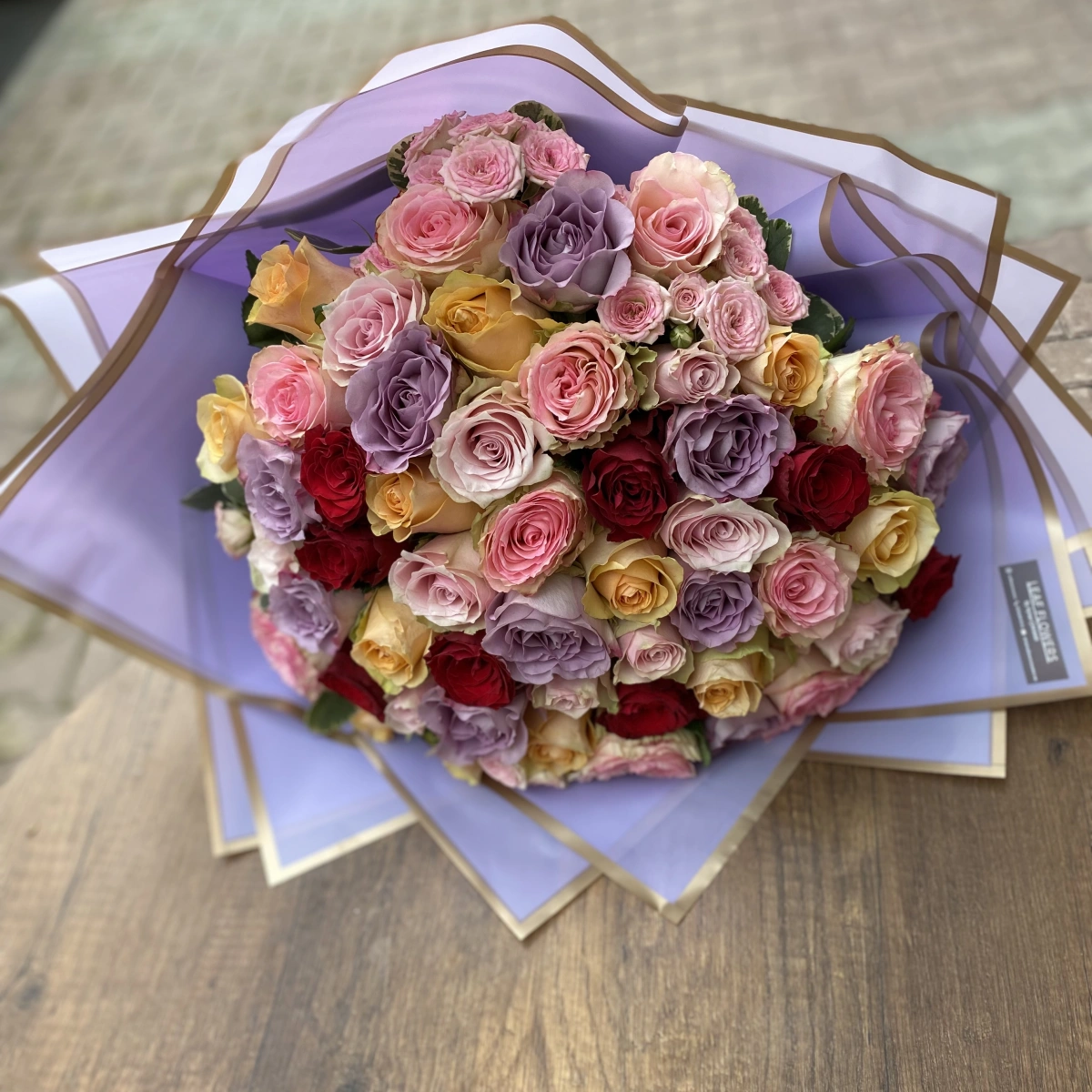 باقة ورد ملونة