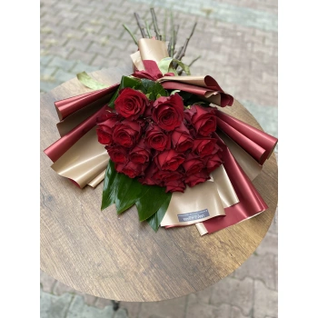 Red Green Rose Bouquet