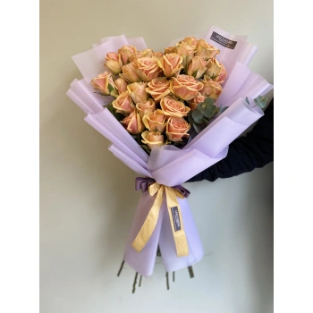 Special Roses with Heart-Shaped Bouquet
