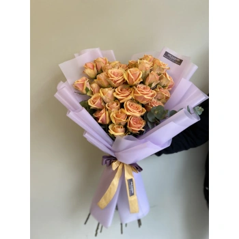 Special Roses with Heart-Shaped Bouquet