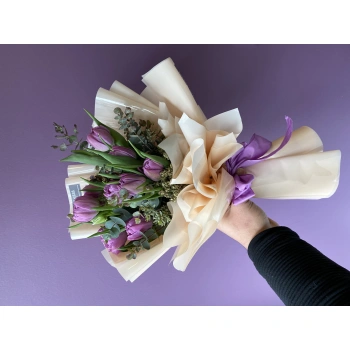Lila Double Tulip Bouquet