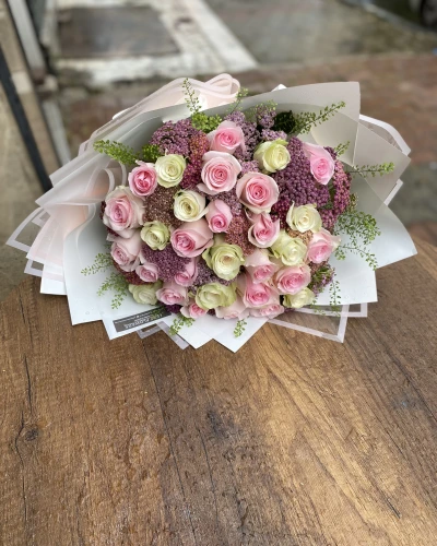 Pembe Beyaz Kenya Gül Buketi