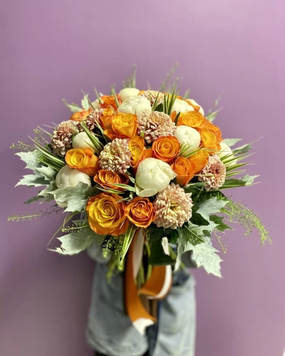 Beyaz Şakayıklı Turuncu Buket