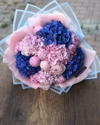 Ortanca Şakayık Buketi