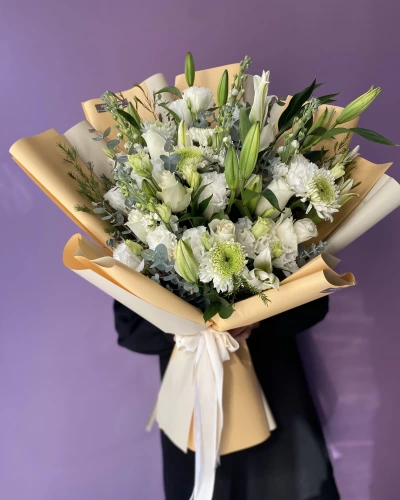 Beyaz Llilyumlu Karış Buketi