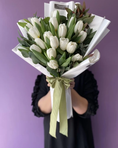 Beyaz Lale Okaliptus Buketi