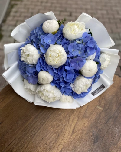 Mavi Ortanca Beyaz Şakayık Buketi