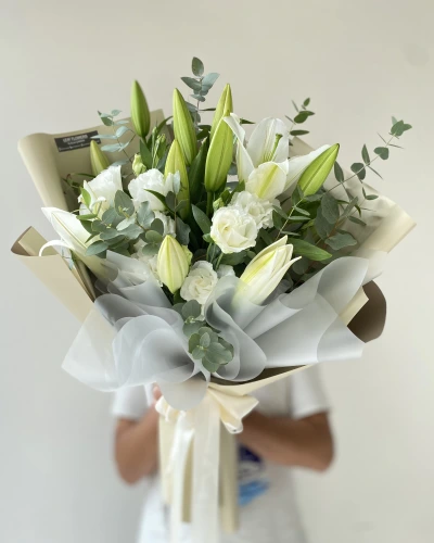 Lilyum Ve Lisyantus Buketi