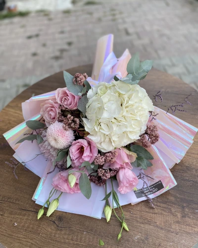 Beyaz Pembe Renkli Buket