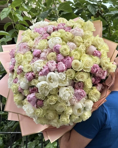 Pembe Şakayık Beyaz Gül Buketi