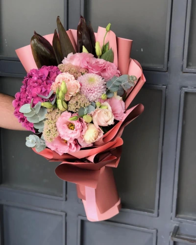 Pembe Mevsim Çiçekleri