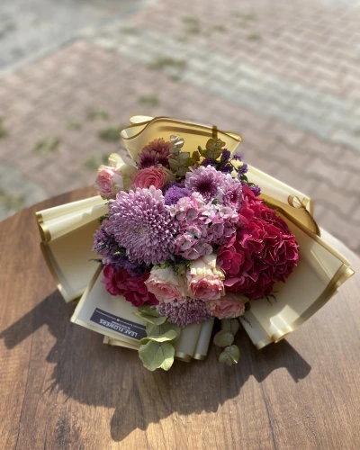 Pembe Mevsim Çiçeği