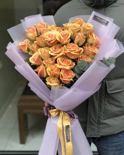 Özel Güllerle Kalpli Buket