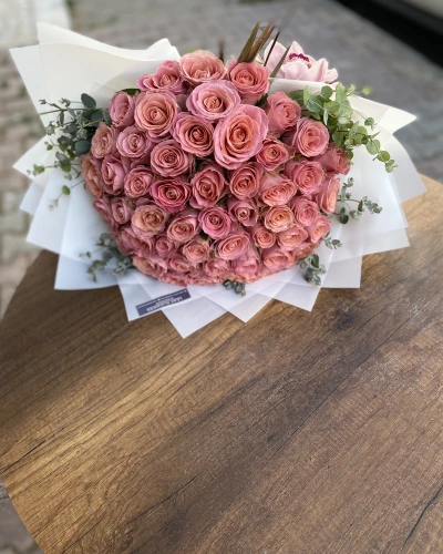 Hermosa Gülü Orkideli Buketi