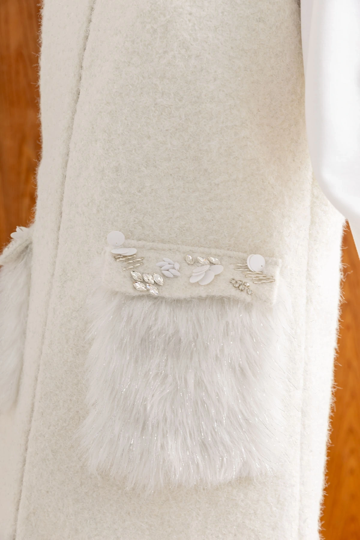 KÜRKLÜ YÜN YELEK & MODAL ÜÇLÜ TAKIM - Ekru