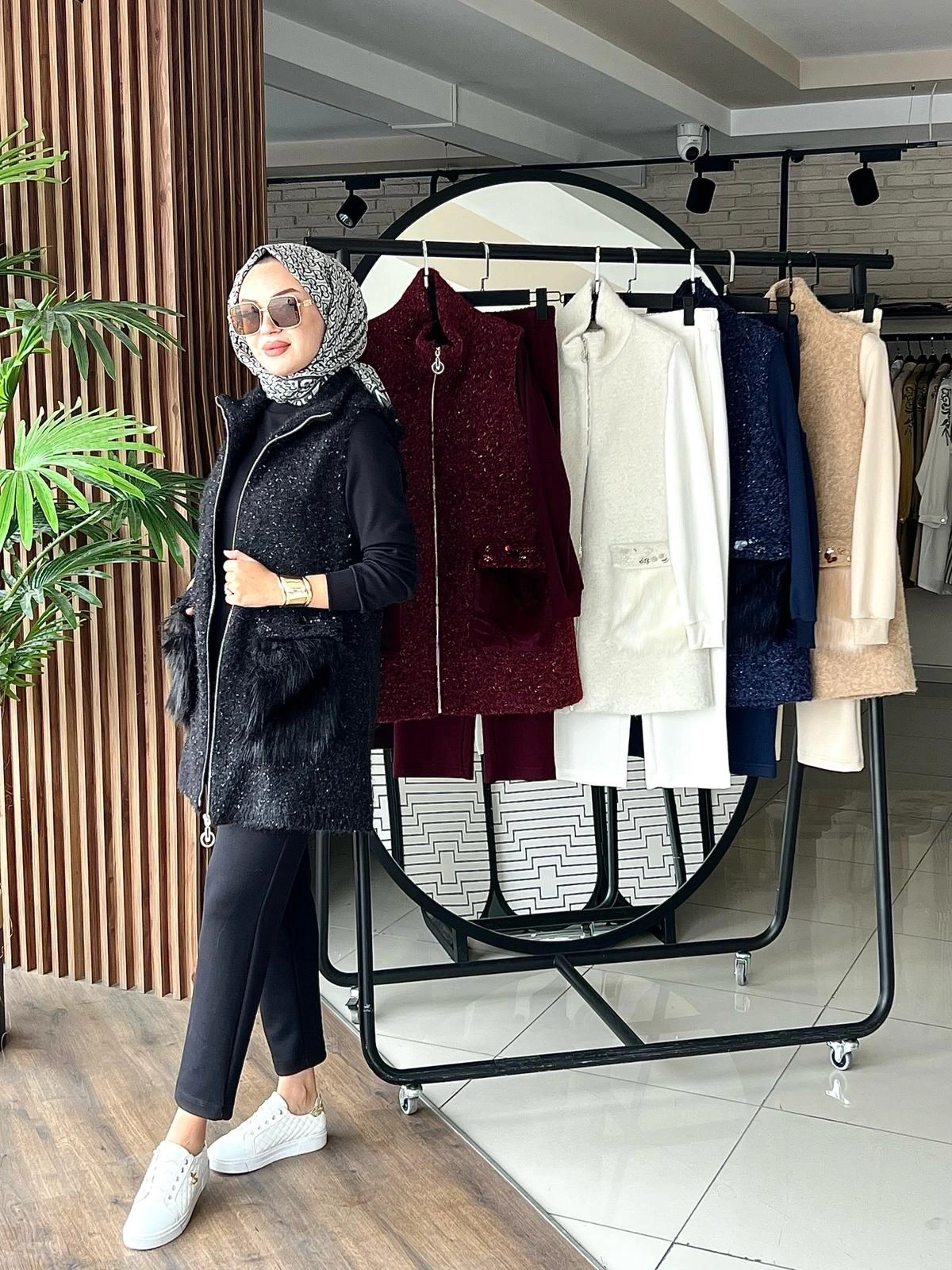 KÜRKLÜ YÜN YELEK & MODAL ÜÇLÜ TAKIM - Siyah