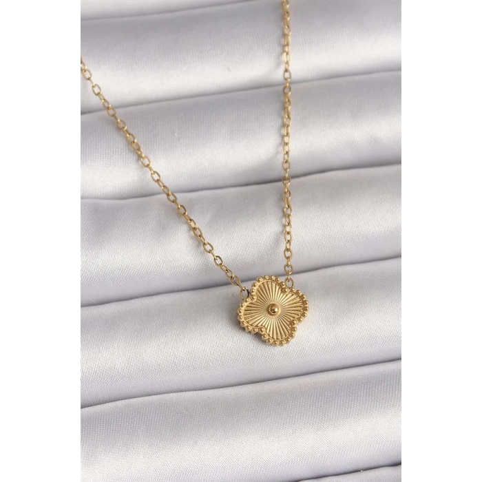 316L Çelik Gold Renk İşleme Detaylı Yonca Model Kadın Kolye