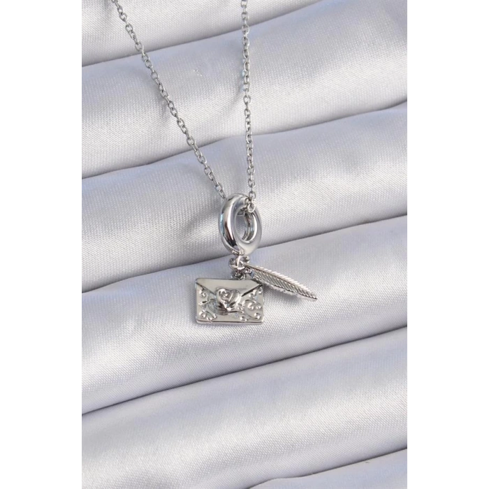 316L Çelik Gümüş Renk Kalp Detay Mektup Figür Charm Model Kadın Kolye