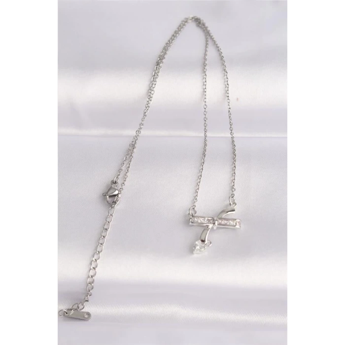 316L Çelik Zincir Gümüş Renk Zirkon Taşlı Kalp Detay Fiyonk Kolye