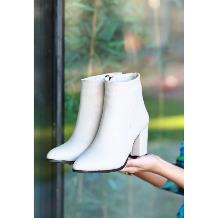 Biya Bej Cilt Topuklu Bot