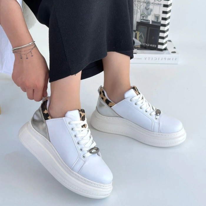 Gasta Beyaz Cilt Gümüş Detaylı Bağcıklı Spor Ayakkabı