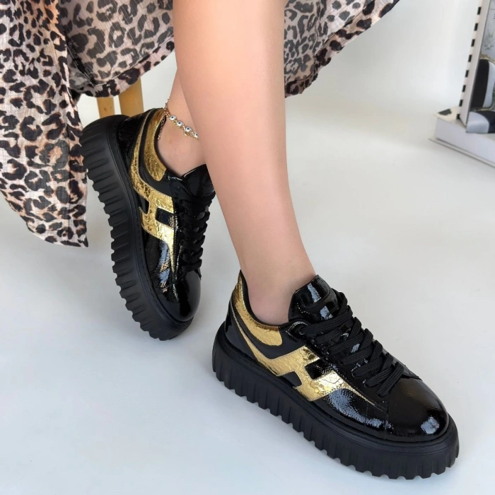 Gesti Siyah Rugan Altın Detaylı Bağcıklı Spor Ayakkabı