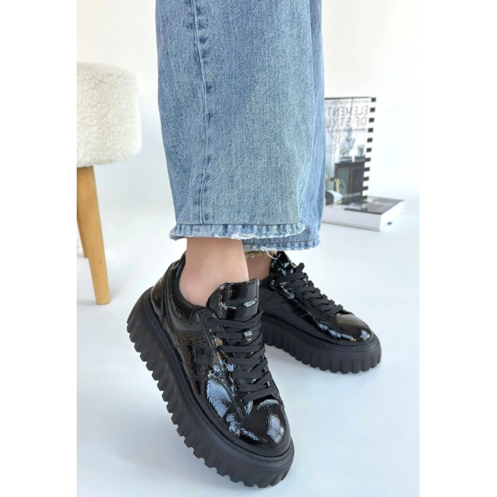 Gesti Siyah Rugan Bağcıklı Spor Ayakkabı