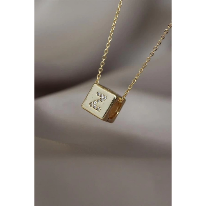 Gold Renkli Küp Model Zirkon Taşlı Z Harfli Kolye