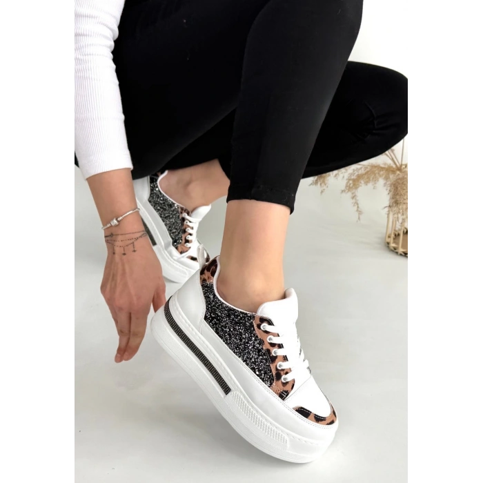 Lawin Beyaz Cilt Siyah Simli Bağcıklı Spor Ayakkabı